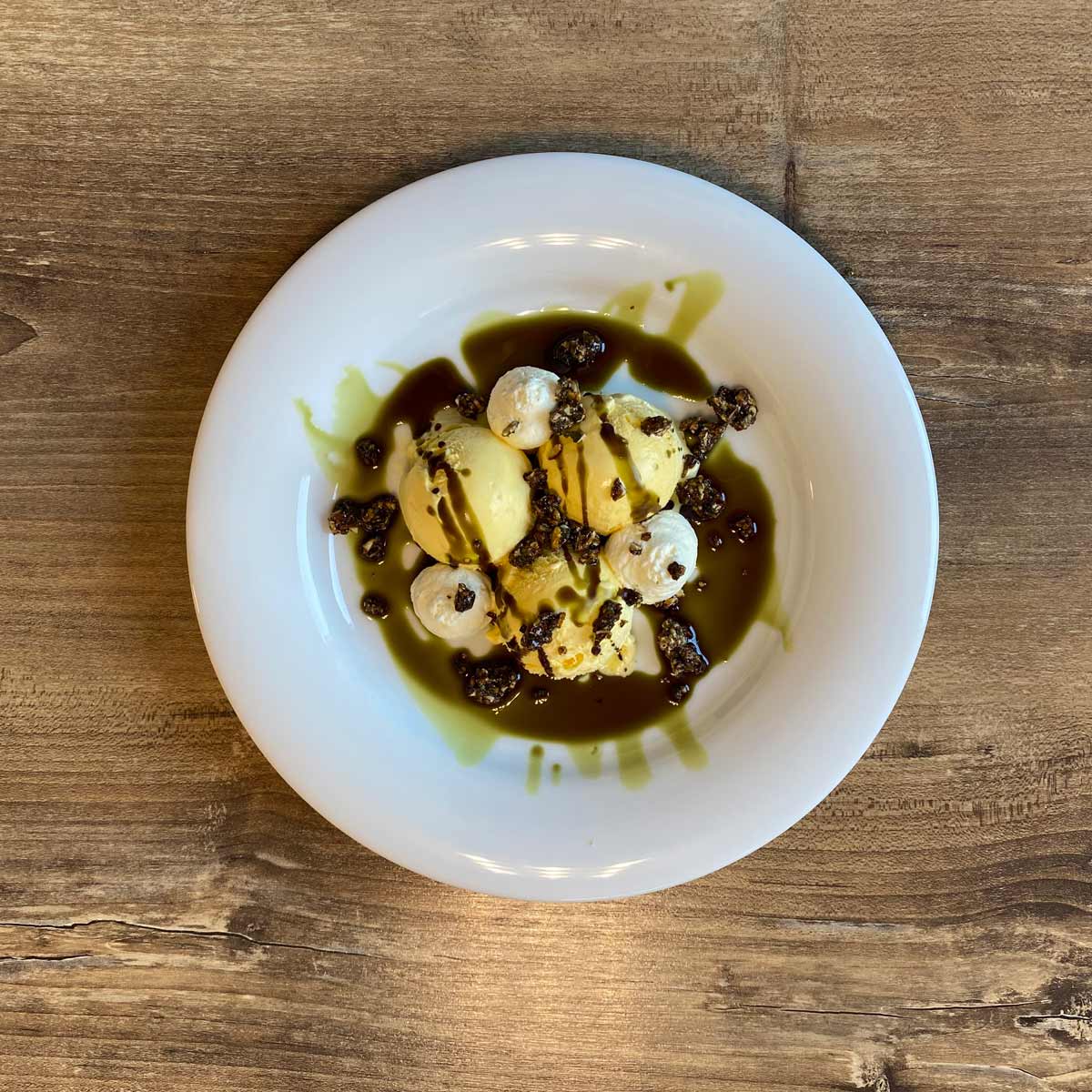 Vanilleeis mit Kürbiskernöl